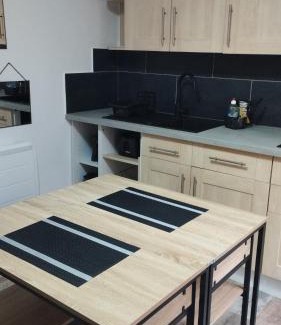 Les Adrets-de-l'Esterel Apartment | appartement 1 étoile paisible et son jardin privé