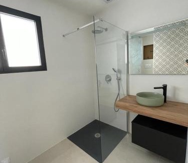 Saint-Laurent-d'Aigouze House | Appartement neuf et moderne au cœur de la Camargue