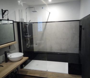 Saint-Laurent-sur-Sevre Apartment | Appartement 97 M2 proche Puy du fou