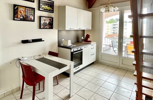 Saint-Palais-sur-Mer Apartment | Appartement Refait à Neuf Centre Ville 300 m de la mer au Pied du Marché