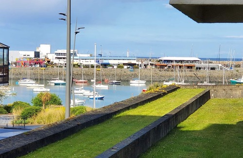 Saint-Quay-Portrieux Apartment | Appartement Spacieux, à 5 Minutes de la Plage, Dans Résidence de Standing