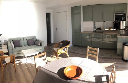 Le Brusc Apartment | Appartement 2 chambres, vue mer, wifi, parking