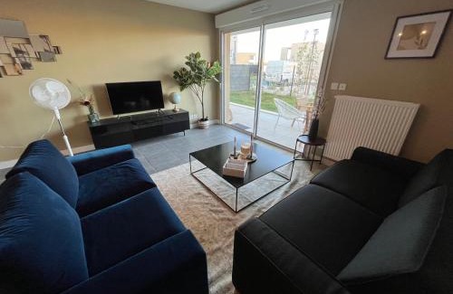 Villeneuve-les-Avignon Apartment | Appartement neuf avec jardin et parking dans résidence calme