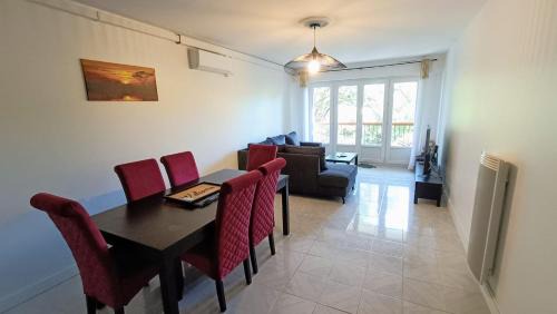 Boulouris-sur-Mer Apartment | Appartement à 200m de la plage,300m des commerces