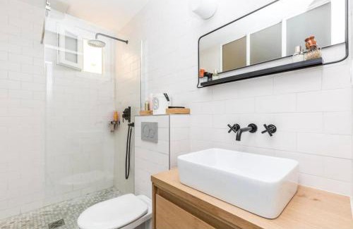 Quartier de la Folie-Mericourt Apartment | Appartement Élégant & Chic à Paris