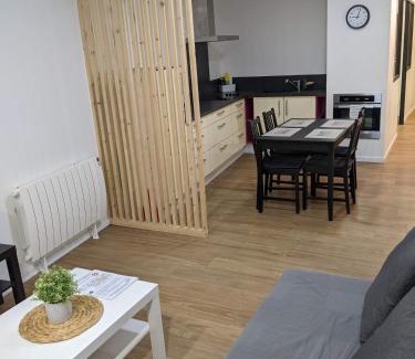 Malestroit Apartment | Appartement 10A - RDC-centre ville-local vélo