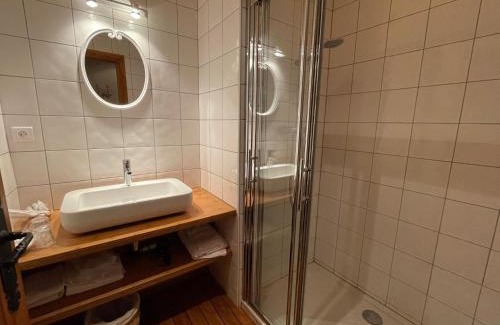 Cauterets Apartment | Appartement 110m2, lits faits linge fourni, plein centre, WIFI