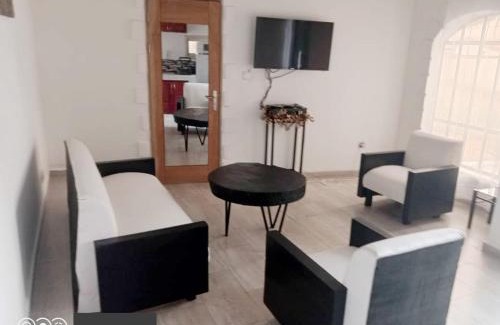 Yaounde Apartment | Appartement 1e Chambre - Résidence avec Piscine