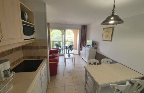 Rouret Apartment | Appartement 2-4 Pers - 1 Chambre