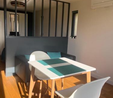 Puisseguin Apartment | Appartement 2 Château La Rose des Vents