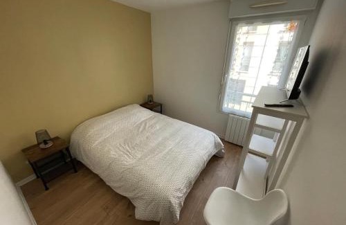 Lion-sur-Mer Apartment | Appartement 2 chambres - 50m de la mer - parking