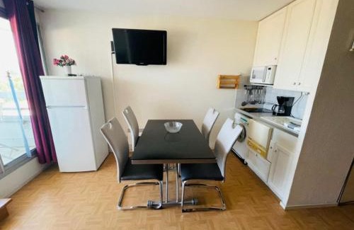 La Cote Radieuse Apartment | Appartement 2 pièces avec parking, WIFI, et climatisation - FR-1-748-14