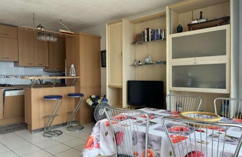 Banyuls-sur-Mer Apartment | Appartement 2 pièces avec parking et vue sur mer à 200m de la plage - FR-1-225C-142