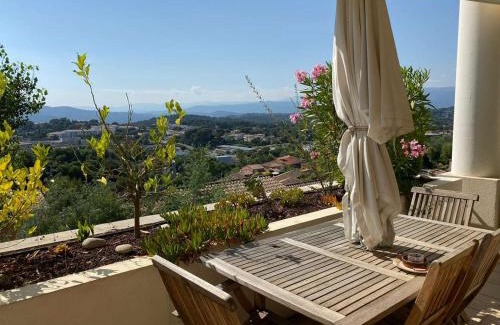 La Croix des Gardes Apartment | Appartement 2 pièces avec terrasse et piscine - 4 pers - Cannes - FR-1-609-111