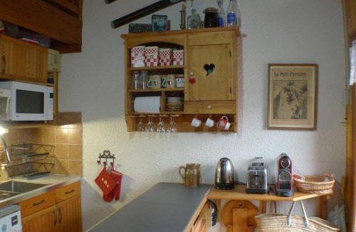 Samoens Apartment | Appartement 2 pièces avec mezzanine, balcon et parking près centre Samoëns - FR-1-629-135