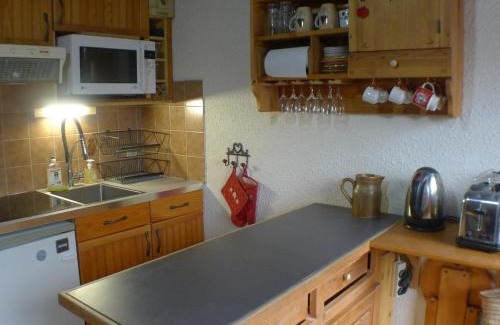 Samoens Apartment | Appartement 2 pièces avec mezzanine, balcon et parking près centre Samoëns - FR-1-629-135