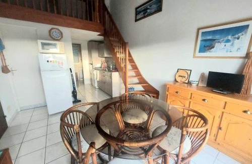 Marseillan Plage Apartment | Appartement 2 pièces mezzanine climatisé avec piscine et parking privé à Marseillan - FR-1-326-789