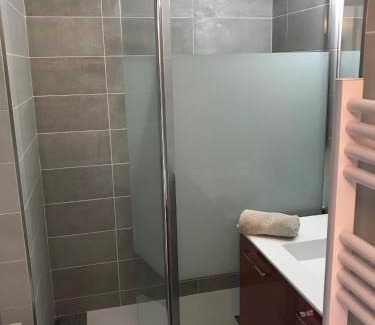Plaine de la Brague Apartment | Appartement 2 pieces, renove, 2 piscines+tennis, mer, climatisation