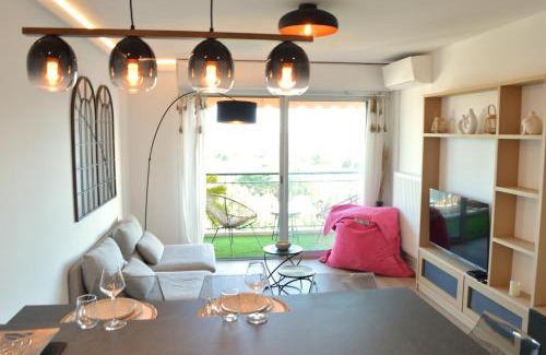 Antibes Apartment | Appartement 2P vue mer Antibes