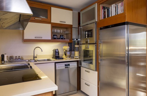 Parc-de-Montsouris Bed & Breakfast | Appartement 3 ch Ultra Confort Jacuzzi-clim Maison Lavaud