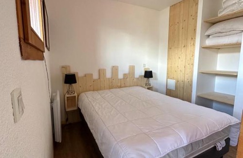 Valmeinier Apartment | Appartement 4-6 personnes à Valmeinier 1800 résa du samedi au samedi avec piscine intérieure chauffée