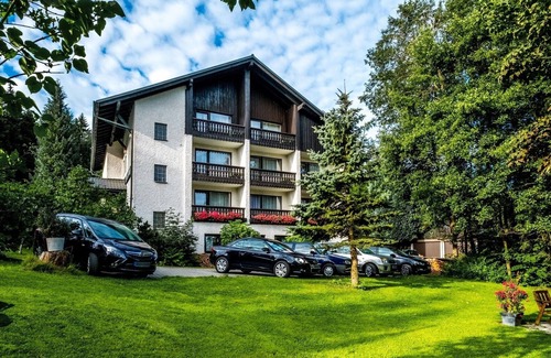 Bad Alexandersbad Apartment | Appartement 40qm in der 1. Etage mit Balkon