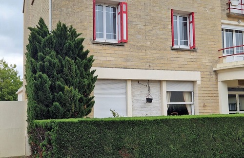 Ouistreham Apartment | Appartement 4 Personnes, 3 min à Pied de la Mer, Accès Direct rue Commerçante PP