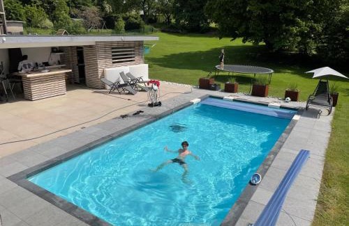 Sart-Dames-Avelines Apartment | Appartement 5 personnes avec accès piscine et jacuzzi