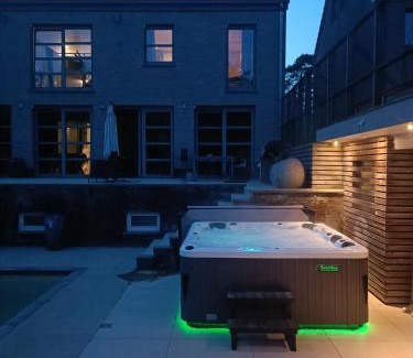 Sart-Dames-Avelines Apartment | Appartement 5 personnes avec accès piscine et jacuzzi