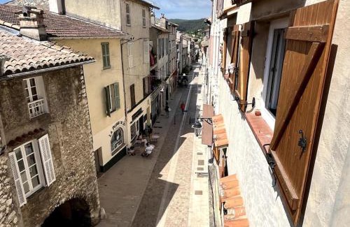 La Colle-sur-Loup Apartment | Appartement 56m2 avec balcon en coeur de village