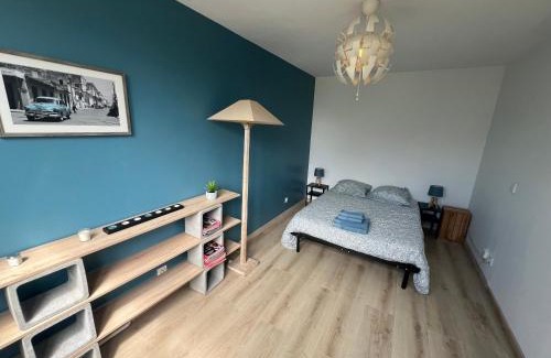 Republique - Tolstoi Apartment | Appartement 6-8 personnes, accès direct à Lyon