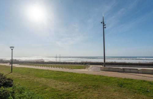 Mimizan-Plage Apartment | Appartement 6 pers., vue océan, Mimizan Plage, parking - FR-1-50-158