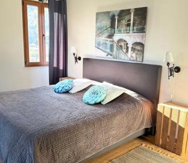 Sion Apartment | Appartement 70m2, entrée autonome, lit 180x200, terrasse privée, parking gratuit