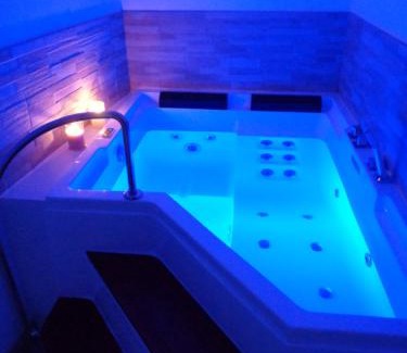 La Fleche Apartment | Appartement 70m2 hyper centre avec baignoire balnéo