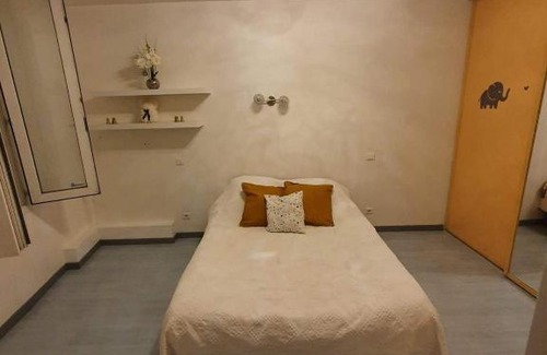 Flaviac Apartment | Appartement ardeche vallée de l'ouvèze SANS extérieur mais à proximité de parcs