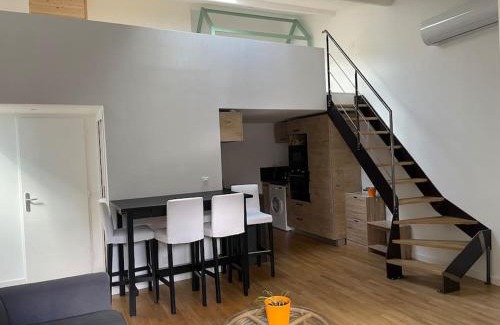Saint-Vallier Apartment | Appartement atypique et fraîchement rénové