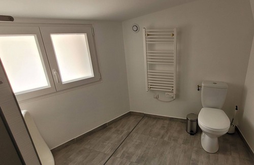 Plaissan Apartment | Appartement Atypique Avec Parking Gratuit Proche