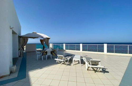 Jemmal Apartment | Appartement au Bord de la mer Avec Terrasse