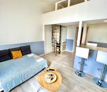 Fer a Cheval Apartment | Appartement au bord des berges + parking