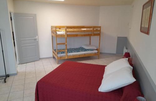 Montbard House | Appartement Au Bord Du Canal