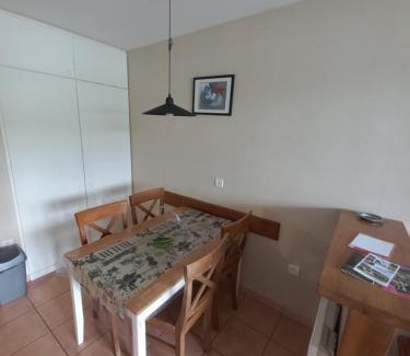 Marciac Apartment | appartement au bord du lac