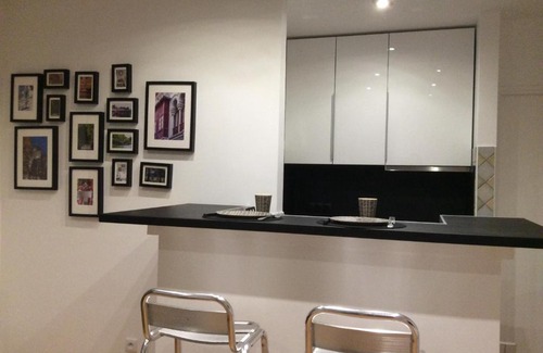 Quartier de France Apartment | Appartement au calme avec terrasse