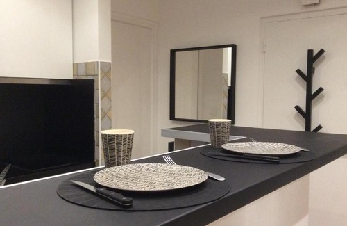 Quartier de France Apartment | Appartement au calme avec terrasse