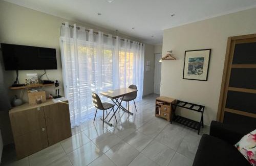 Tourrettes-sur-Loup Apartment | Appartement au calme dans un espace arboré