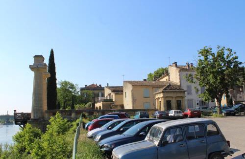 Remoulins Apartment | Appartement au pied du gardon.