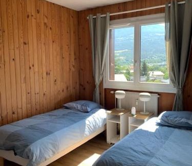 Embrun Apartment | Appartement au plan d'eau - chez Laurence
