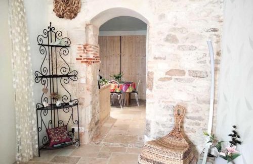Quartier de l'Abbaye Apartment | Appartement au rez-de-chaussée