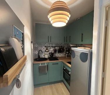 Allos Apartment | Appartement au ski spacieux pour 7P, piscine sauna