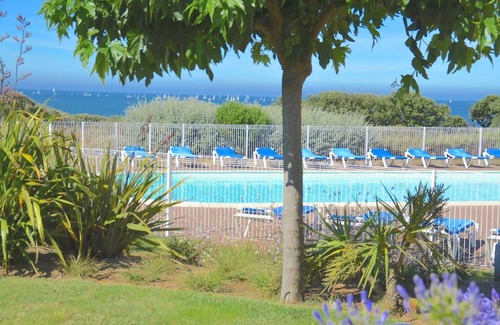 Chateau-d'Olonne Apartment | Appartement avec accès 2 piscines