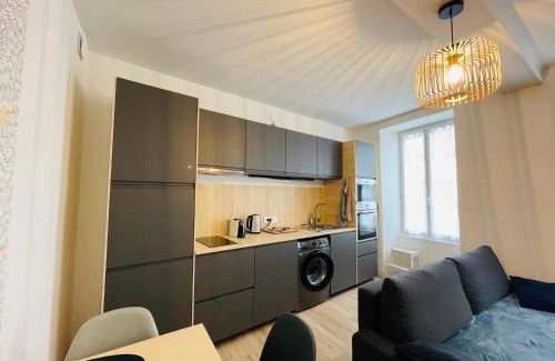 Saint-Jean-d'Angely Apartment | Appartement avec cour privée